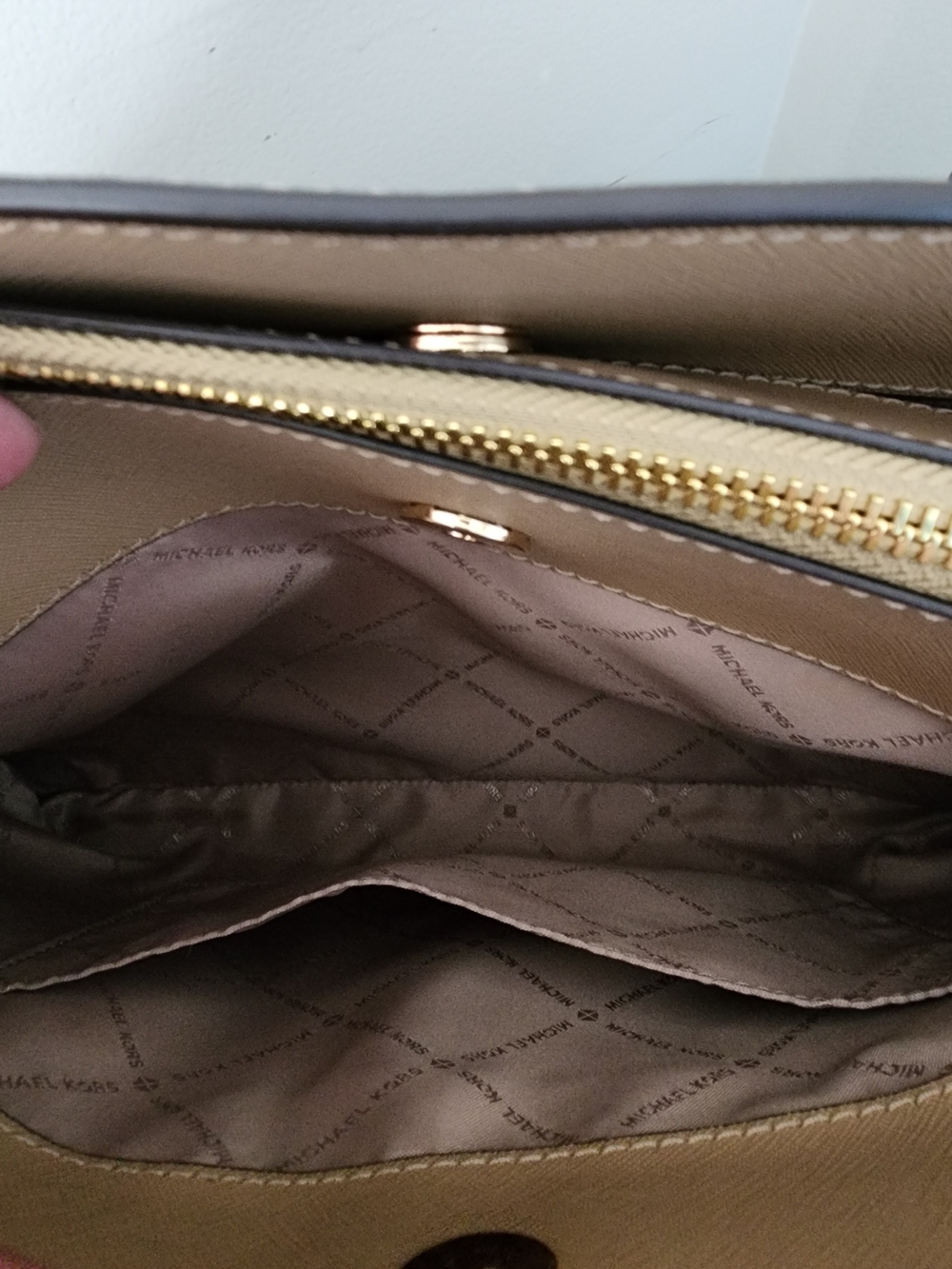 Michael Kors Beige Leather Satchel Handbag - Picture 5 of 9